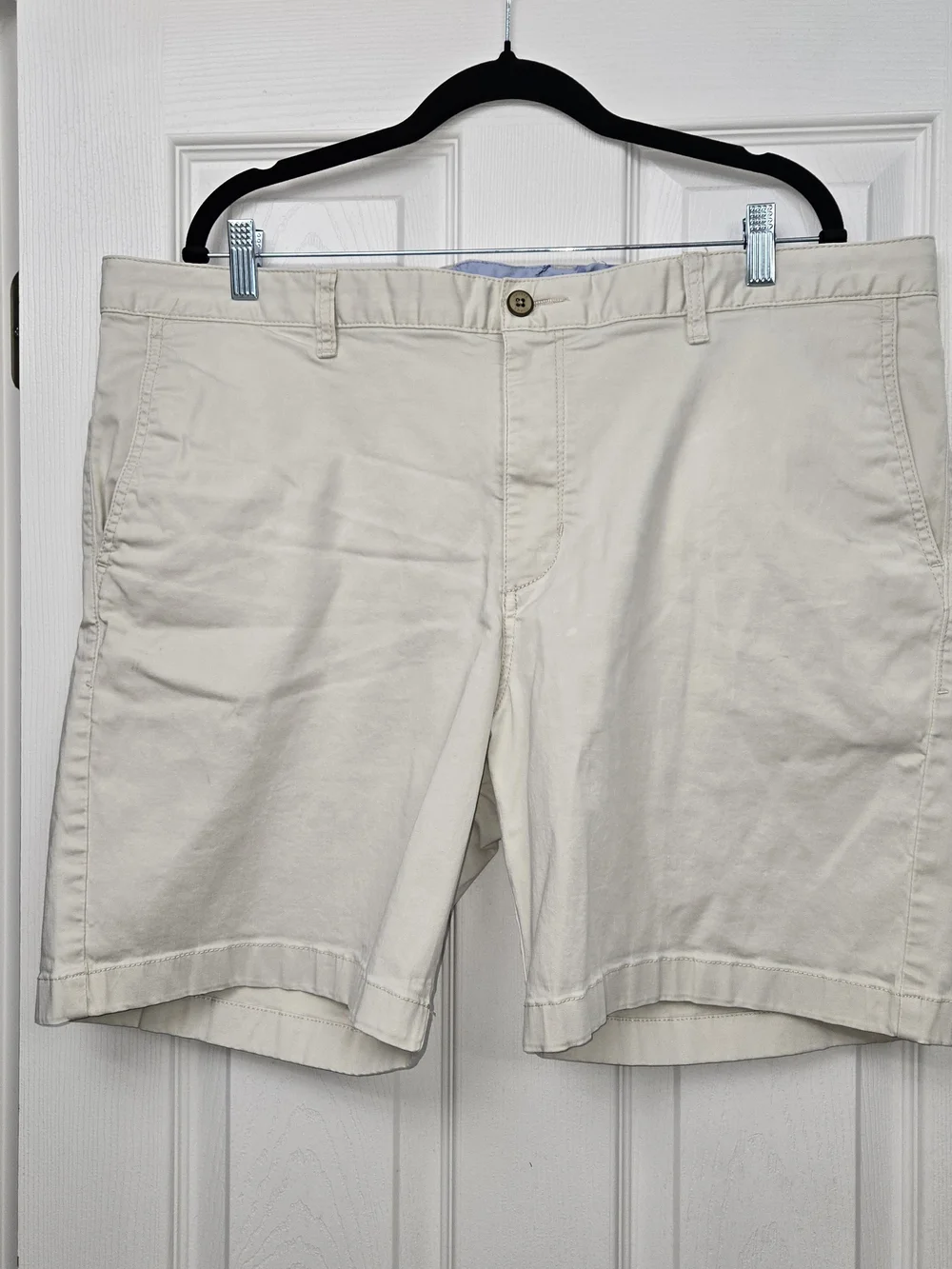 ​TOMMY BAHAMA Men's Stone Beige Chino Shorts Size 42 Cotton Flat Front